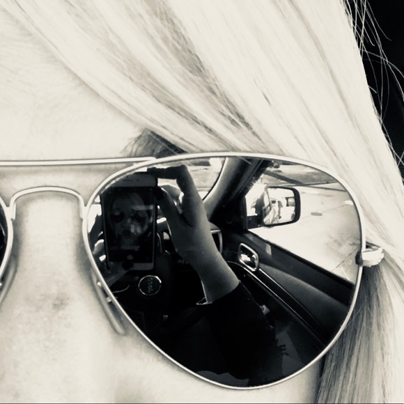 Meet your Posher, Leora - Picture 1 of 1